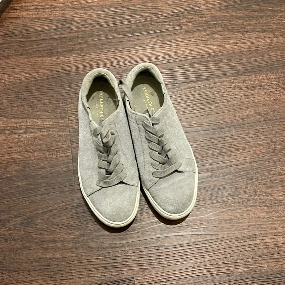 Gray swayed sneakers